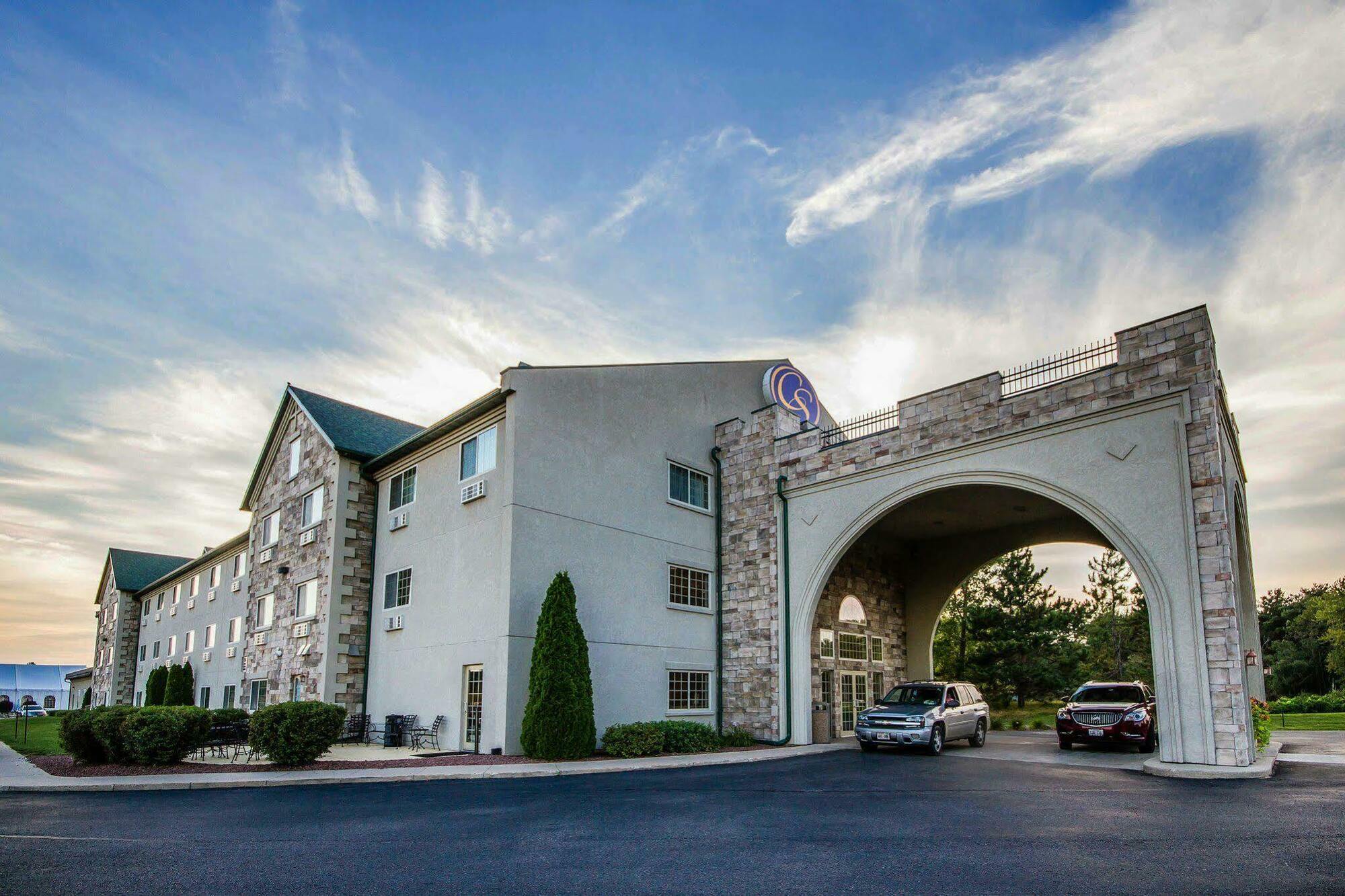 Comfort Suites At Par 4 Resort Waupaca Exterior photo